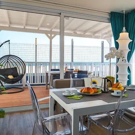 Club Del Sole Pini Boutique مكان تخييم 4*