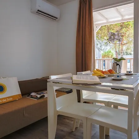 Club Del Sole Pini Boutique 4* بونتا مارينا