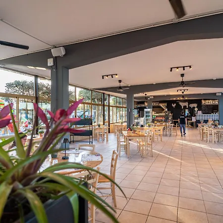 Club Del Sole Pini Boutique مكان تخييم 4*