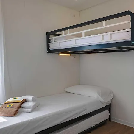 مكان تخييم Club Del Sole Pini Boutique 4*