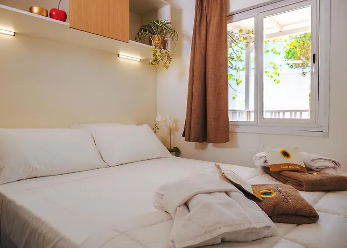 Club Del Sole Pini Boutique Кемпинг Пунта-Марина
