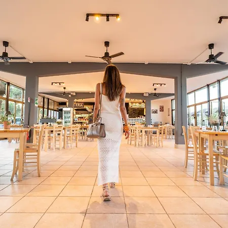 Club Del Sole Pini Boutique פונטה מרינה