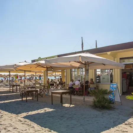 Club Del Sole Pini Boutique Campeggio