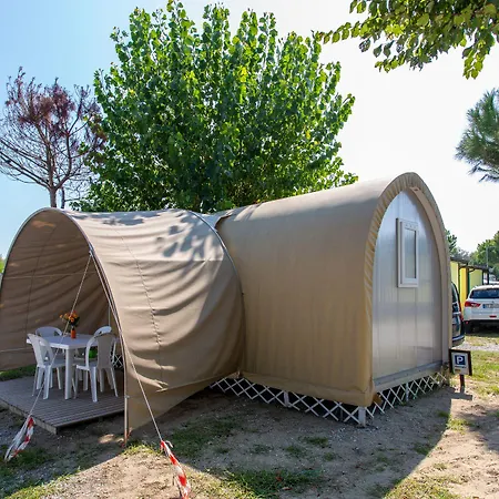 캠프장 Club Del Sole Pini Boutique 4*