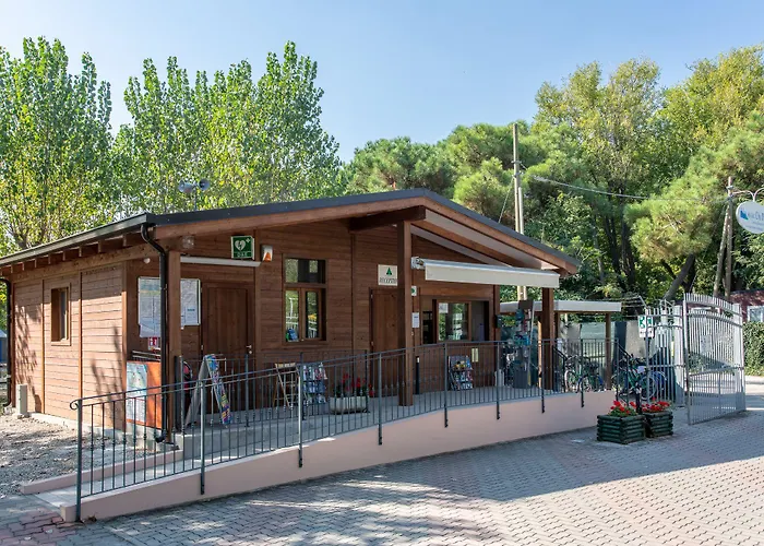 Club Del Sole Pini Boutique Parque de Campismo